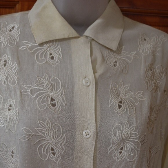 Vintage French Connection Cream Eyelet Embroidered Button Down Blouse Medium - Picture 3 of 14